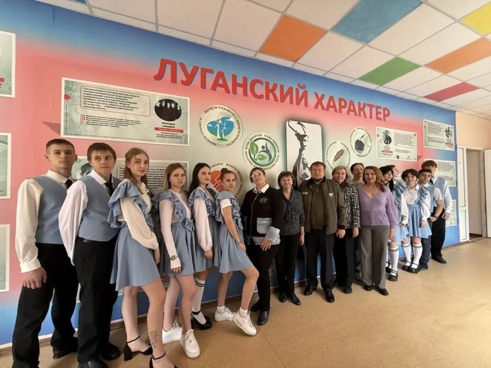 Денис Колесников: Принял участие в работе практико-ориентированного семинара и медиафорума школ Содружества исторических регионов России, который состоялся в г.Краснодоне, организовав по поручению Председателя НС ЛНР Дениса... Денис Колесников: Принял участие в работе практико-ориентированного семинара и медиафорума школ Содружества исторических регионов России, который состоялся в г.Краснодоне, организовав по поручению Председателя НС ЛНР Дениса...