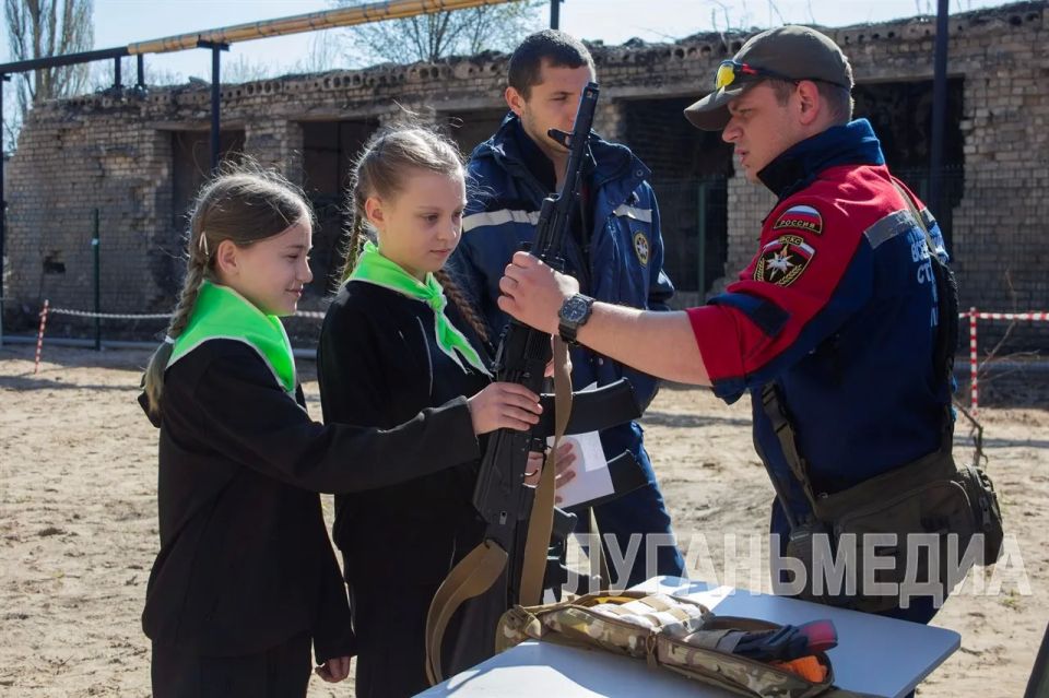 В Луганске проходит муниципальный этап «Зарницы 2.0» В Луганске проходит муниципальный этап «Зарницы 2.0»