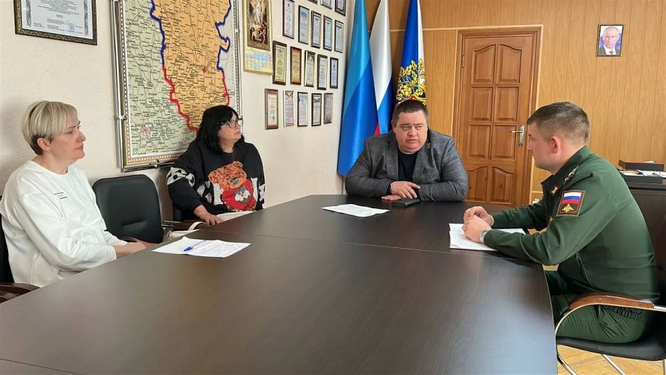 Андрей Рубанцов: Вчера, во время посещения Главой Луганской Народной Республики Леонидом Ивановичем Пасечником нашего городского округа, к Главе нашей Республики обратилась ровенчанка за помощью в решении ее проблемной... Андрей Рубанцов: Вчера, во время посещения Главой Луганской Народной Республики Леонидом Ивановичем Пасечником нашего городского округа, к Главе нашей Республики обратилась ровенчанка за помощью в решении ее проблемной...