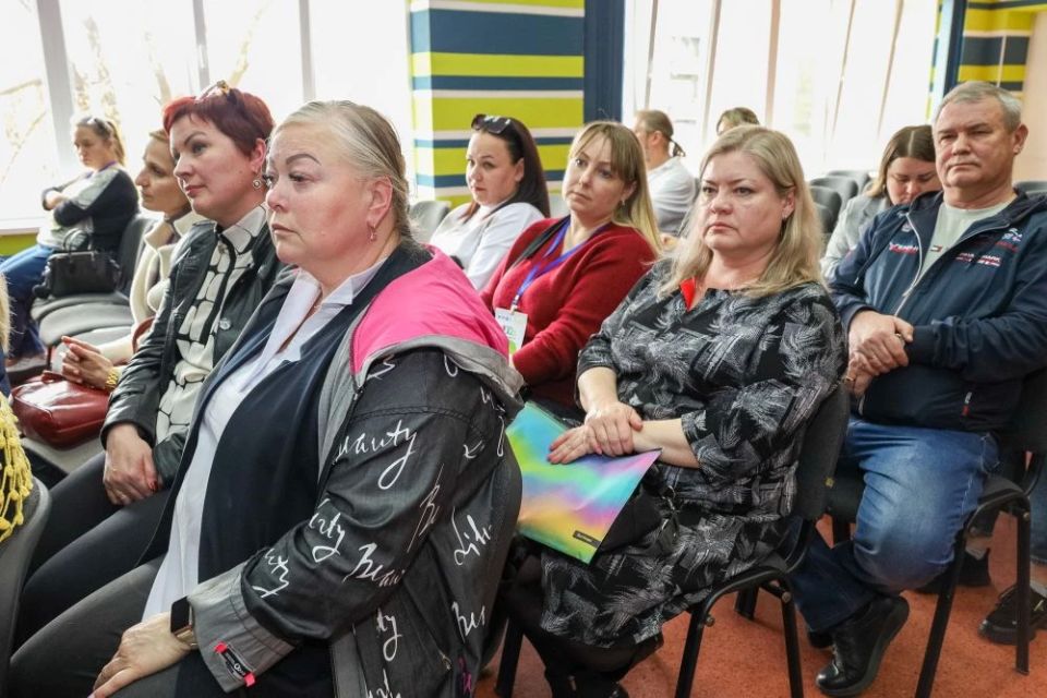 Денис Колесников написал ЕГЭ для родителей Денис Колесников написал ЕГЭ для родителей