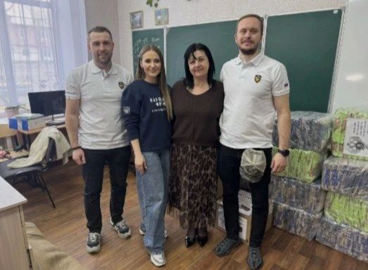 Офицерская Хоккейная Лига оказала гуманитарную помощь детскому дому в ЛНР Офицерская Хоккейная Лига оказала гуманитарную помощь детскому дому в ЛНР