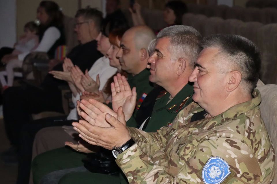 В городском ДК состоялось торжественное мероприятие для ребят весеннего призыва В городском ДК состоялось торжественное мероприятие для ребят весеннего призыва