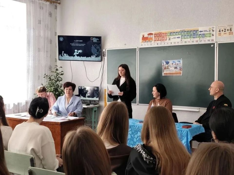 «Ученика года» выбрали школьники Славяносербского округа «Ученика года» выбрали школьники Славяносербского округа