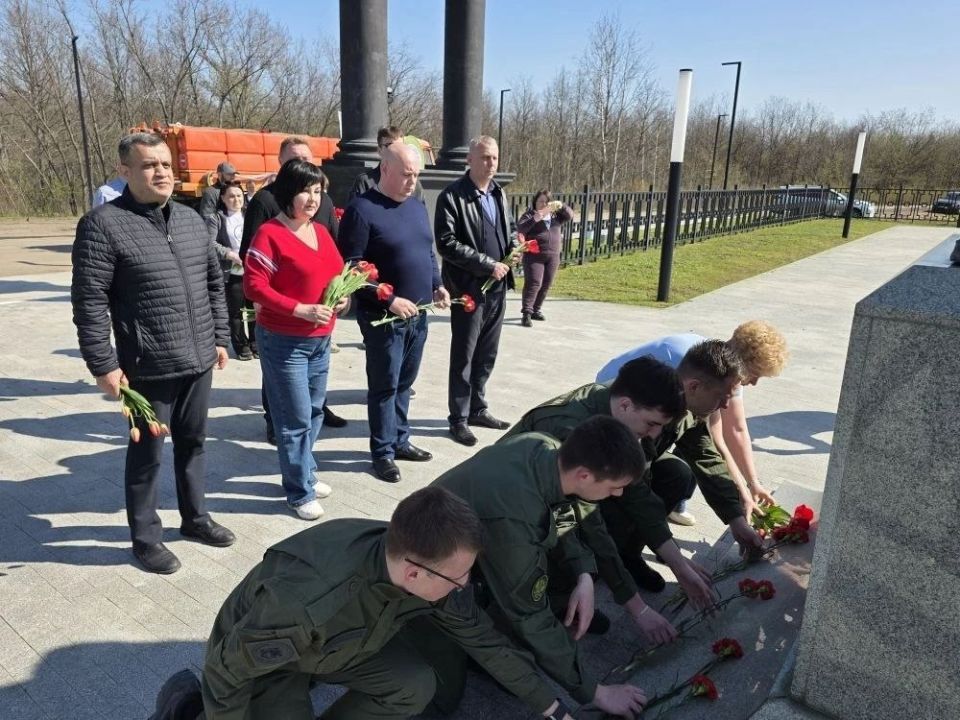 Ольга Бас: Сегодня я присоединилась к международной акции "Сад Памяти", чтобы почтить подвиг героев Великой Отечественной войны и тех, кто отдал свою жизнь во время специальной военной операции Ольга Бас: Сегодня я присоединилась к международной акции "Сад Памяти", чтобы почтить подвиг героев Великой Отечественной войны и тех, кто отдал свою жизнь во время специальной военной операции