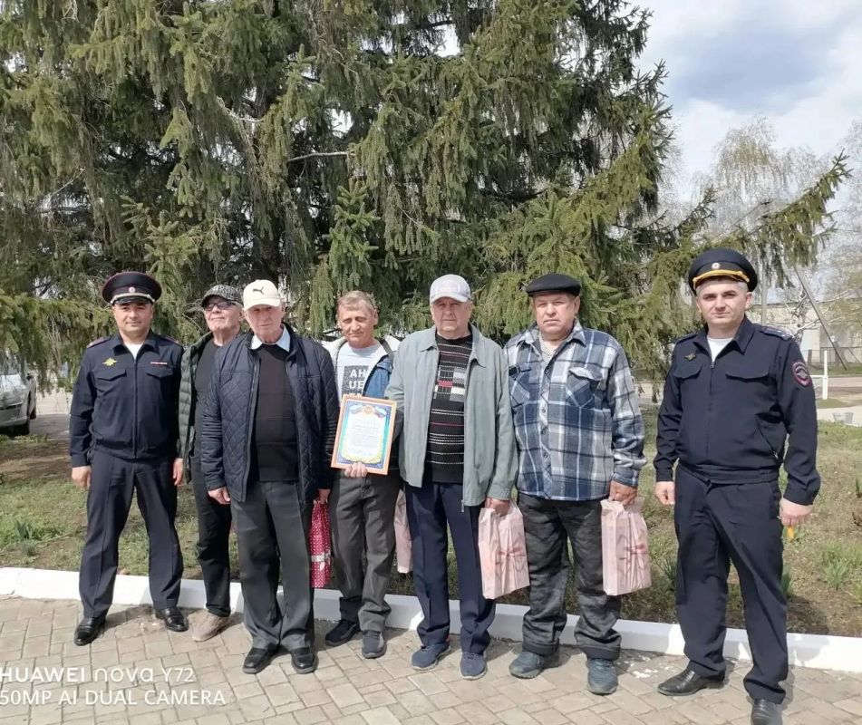 Полицейские региона провели ряд мероприятий в преддверии и по случаю Дня ветерана органов внутренних дел Полицейские региона провели ряд мероприятий в преддверии и по случаю Дня ветерана органов внутренних дел