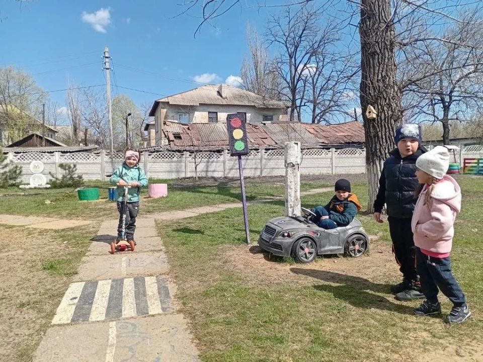 В Центре досуга «Дзержинец», для членов любительского объединения «Непоседы» В Центре досуга «Дзержинец», для членов любительского объединения «Непоседы»