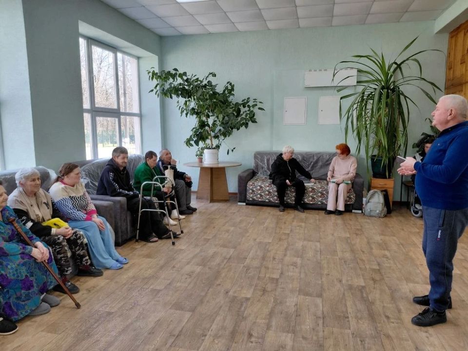 В Ровеньковском доме-интернате для граждан преклонного возраста и инвалидов царила особая атмосфера В Ровеньковском доме-интернате для граждан преклонного возраста и инвалидов царила особая атмосфера
