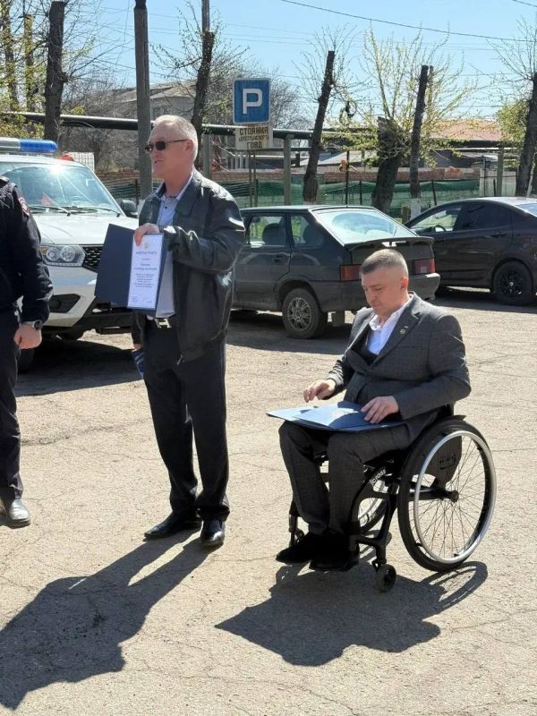 С уважением к службе и преданности делу С уважением к службе и преданности делу