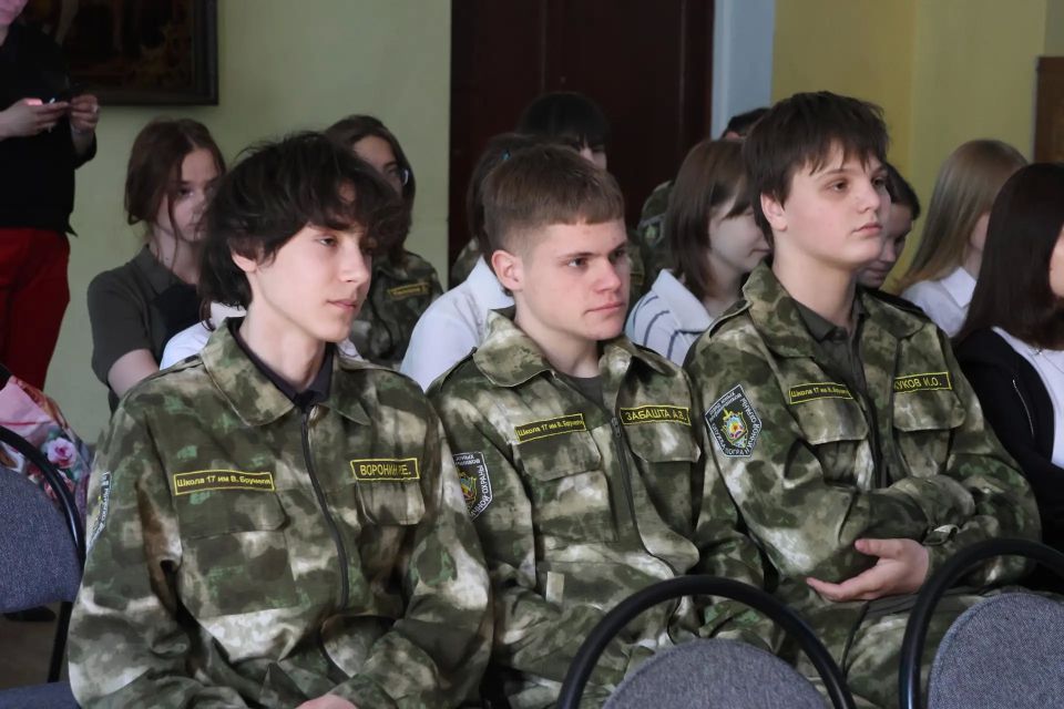 В Луганске школьникам рассказали об уникальных объектах культурного наследия Республики с помощью 3D-технологий В Луганске школьникам рассказали об уникальных объектах культурного наследия Республики с помощью 3D-технологий