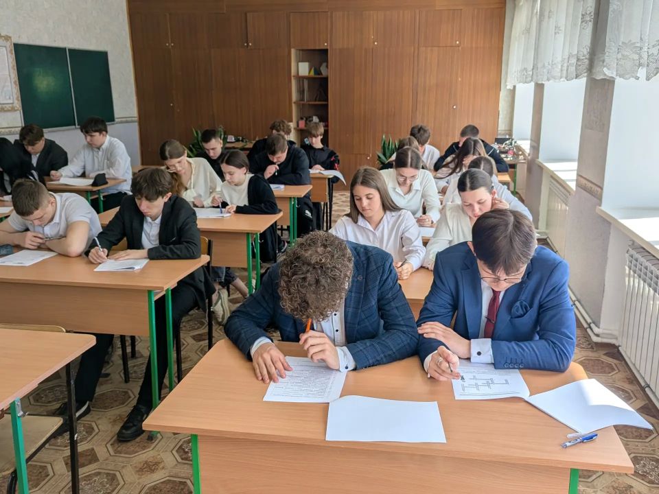 Старшеклассники Новопсковсковского округа написали «Избирательный диктант» в рамках Дня молодого избирателя Старшеклассники Новопсковсковского округа написали «Избирательный диктант» в рамках Дня молодого избирателя