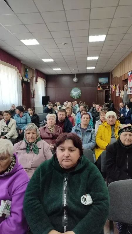 В Александровском Доме культуры прошел концерт военного оркестра В Александровском Доме культуры прошел концерт военного оркестра