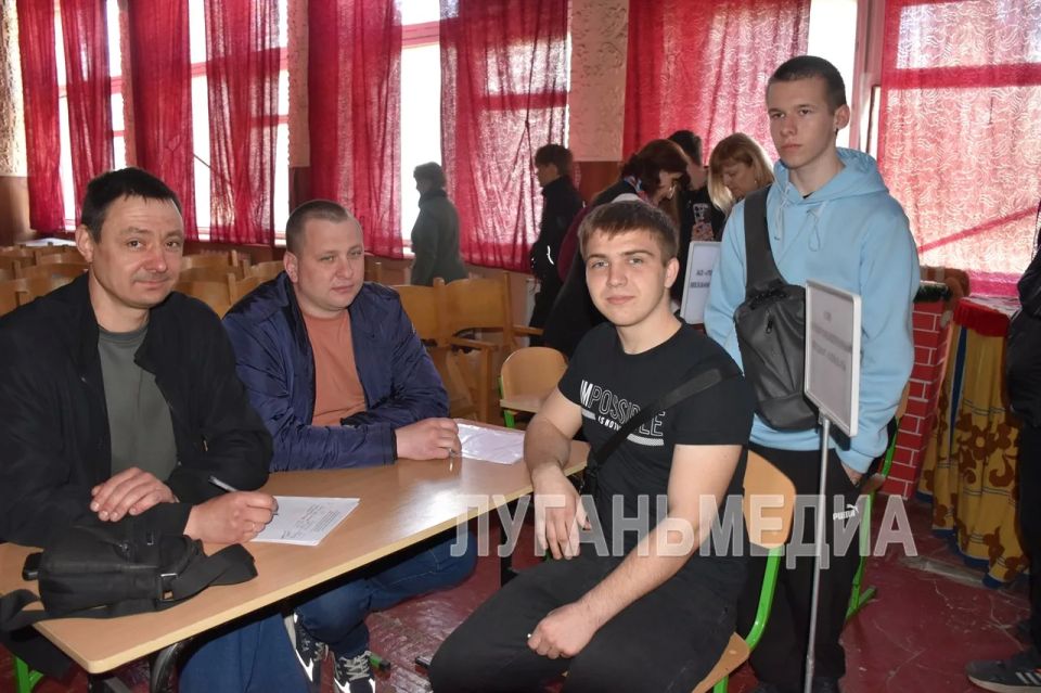 В разных городах республики прошел региональный этап Всероссийской ярмарки трудоустройства «Работа России В разных городах республики прошел региональный этап Всероссийской ярмарки трудоустройства «Работа России