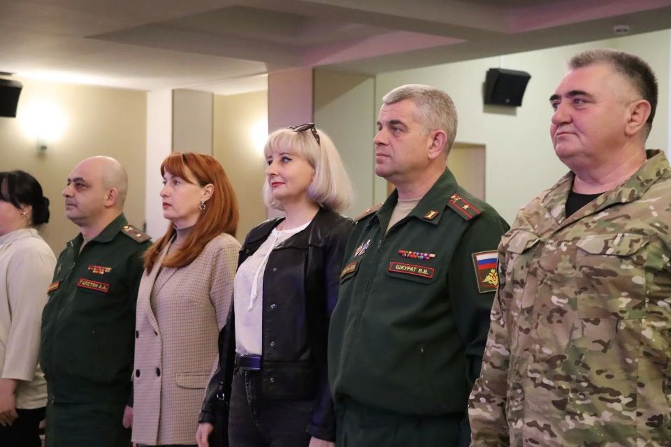 В городском ДК состоялось торжественное мероприятие для ребят весеннего призыва В городском ДК состоялось торжественное мероприятие для ребят весеннего призыва