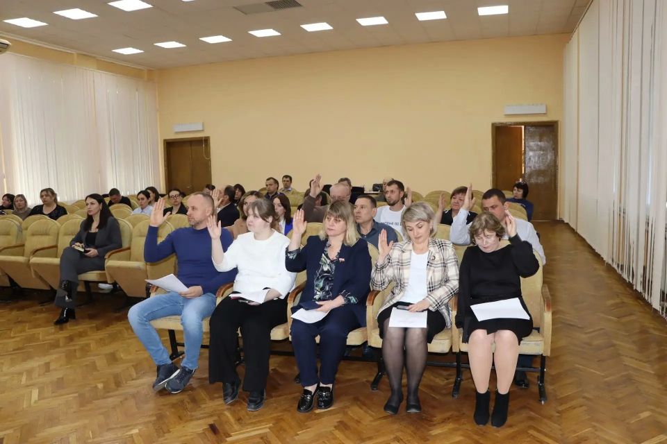 Состоялось 46-е заседание Совета Лутугинского муниципального округа Состоялось 46-е заседание Совета Лутугинского муниципального округа