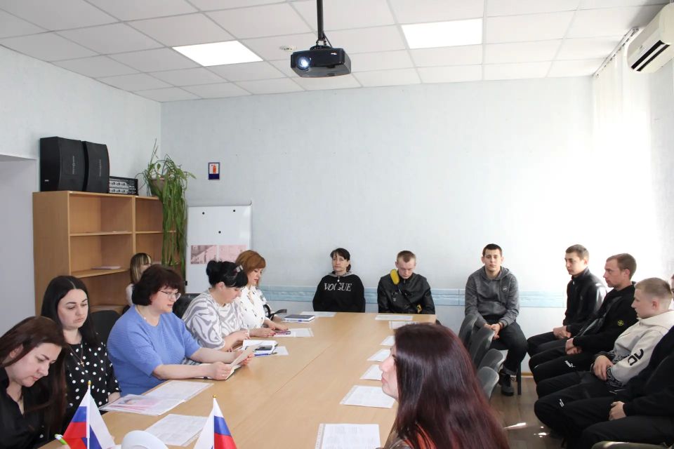 Первый шаг к новым возможностям: Всероссийская ярмарка трудоустройства прошла в Белокуракинском округе Первый шаг к новым возможностям: Всероссийская ярмарка трудоустройства прошла в Белокуракинском округе