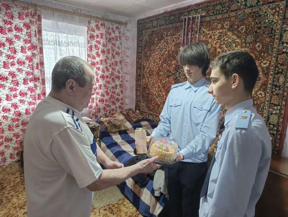 Полицейские региона провели ряд мероприятий в преддверии и по случаю Дня ветерана органов внутренних дел Полицейские региона провели ряд мероприятий в преддверии и по случаю Дня ветерана органов внутренних дел