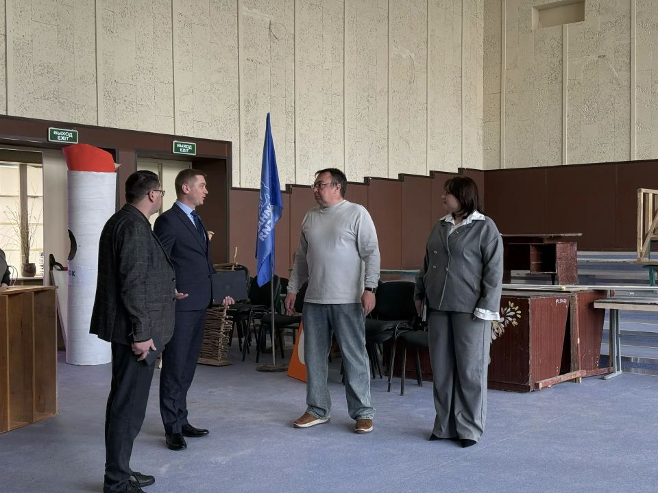 Рабочая встреча с депутатом Народного Совета ЛНР в Марковке Рабочая встреча с депутатом Народного Совета ЛНР в Марковке