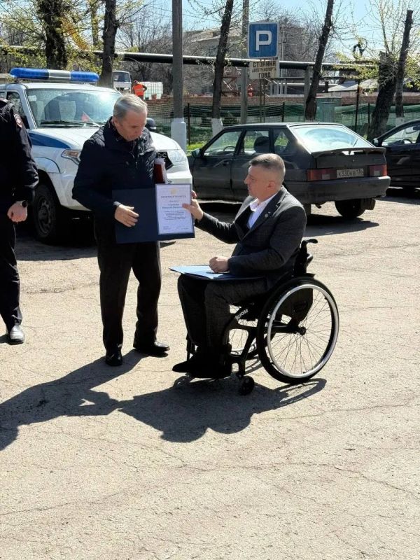 С уважением к службе и преданности делу С уважением к службе и преданности делу