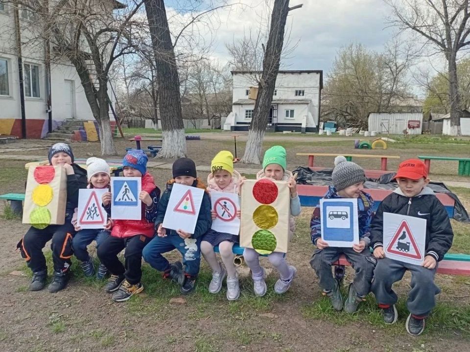 В Центре досуга «Дзержинец», для членов любительского объединения «Непоседы» В Центре досуга «Дзержинец», для членов любительского объединения «Непоседы»