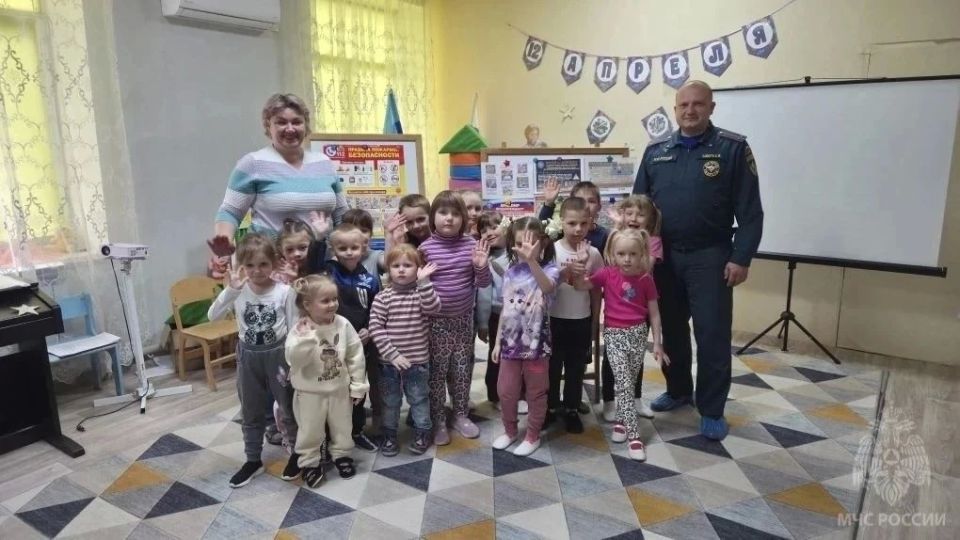 Малышам объяснили, что спички не игрушка, а огонь не всегда друг Малышам объяснили, что спички не игрушка, а огонь не всегда друг