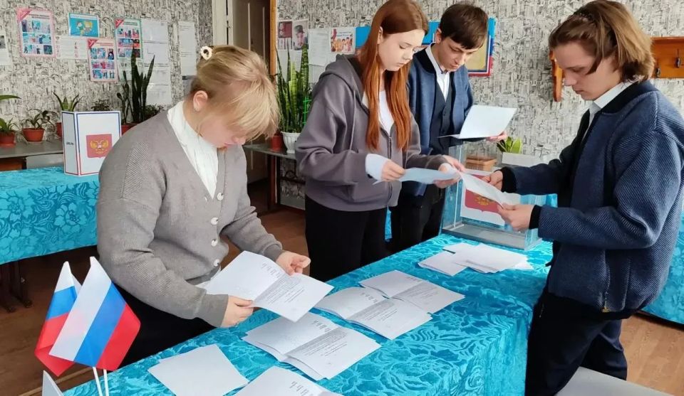 «Ученика года» выбрали школьники Славяносербского округа «Ученика года» выбрали школьники Славяносербского округа
