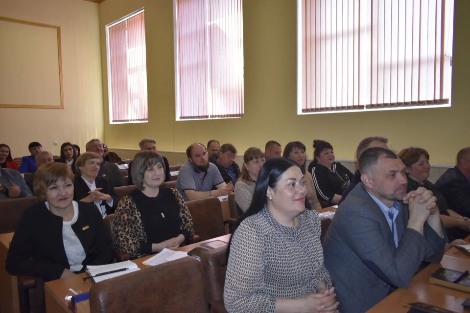 Глава Перевальского округа Виталий Михайлов провел расширенное аппаратное совещание Глава Перевальского округа Виталий Михайлов провел расширенное аппаратное совещание