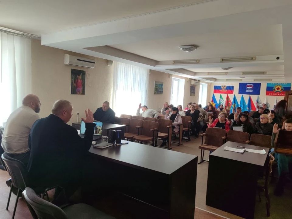 В рамках ХLIV заседания I созыва, я представил ежегодный отчет о результатах своей деятельности и деятельности Администрации Кременского муниципального округа Луганской Народной Республики за 2025 год В рамках ХLIV заседания I созыва, я представил ежегодный отчет о результатах своей деятельности и деятельности Администрации Кременского муниципального округа Луганской Народной Республики за 2025 год