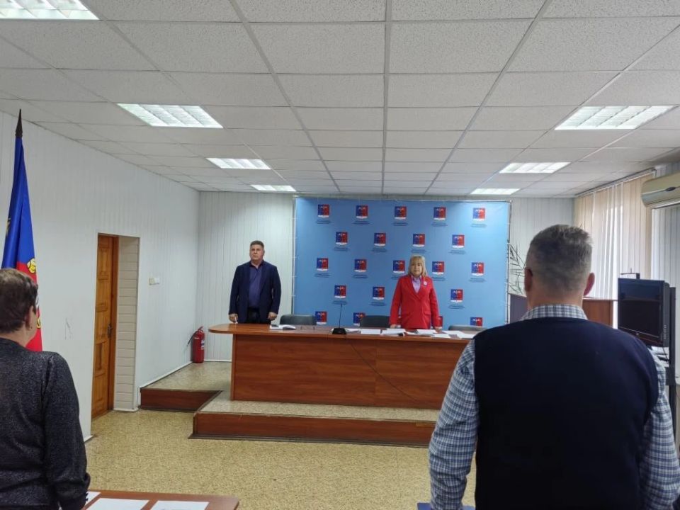 16.04.2026г. состоялось очередное заседание сессии Совета депутатов Станично-Луганского муниципального округа Луганской Народной Республики 16.04.2026г. состоялось очередное заседание сессии Совета депутатов Станично-Луганского муниципального округа Луганской Народной Республики