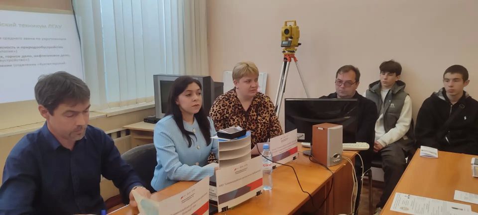 Специалист МБУ «Славяносербская центральная библиотека» приняла участие в II региональном этапе Всероссийской ярмарки трудоустройств «Работа России Специалист МБУ «Славяносербская центральная библиотека» приняла участие в II региональном этапе Всероссийской ярмарки трудоустройств «Работа России