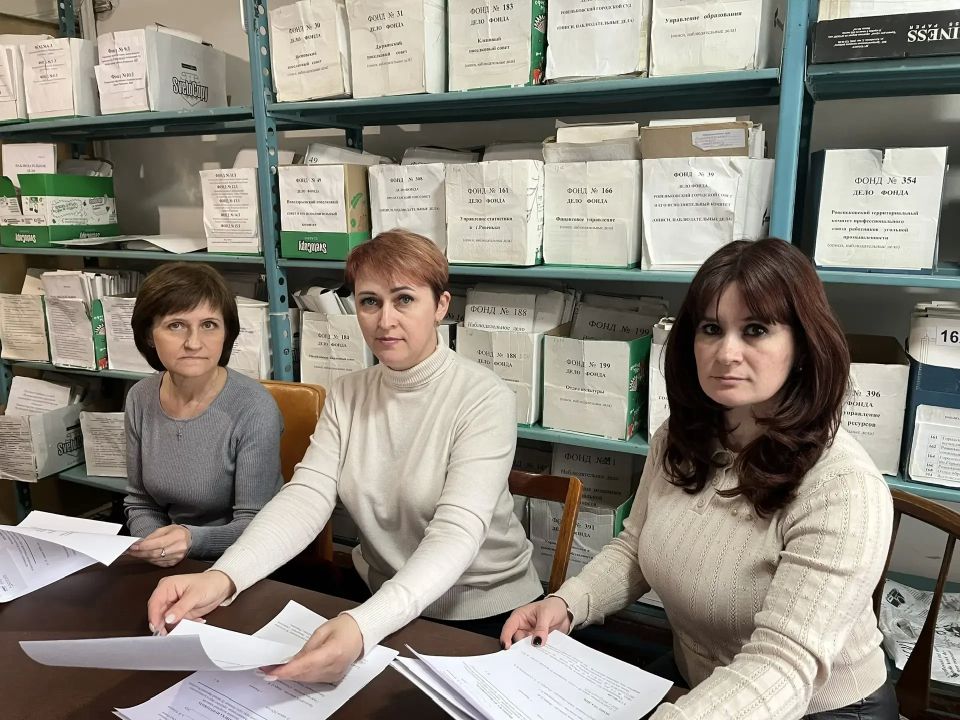 Рабочий процесс в Архивном отделе: очередное заседание экспертной комиссии Рабочий процесс в Архивном отделе: очередное заседание экспертной комиссии