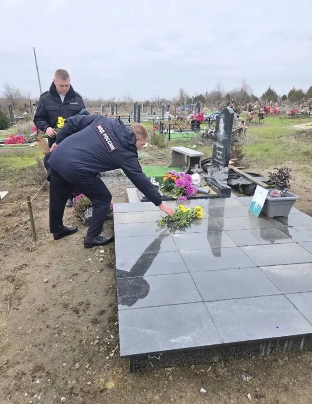 Полицейские региона провели ряд мероприятий в преддверии и по случаю Дня ветерана органов внутренних дел Полицейские региона провели ряд мероприятий в преддверии и по случаю Дня ветерана органов внутренних дел