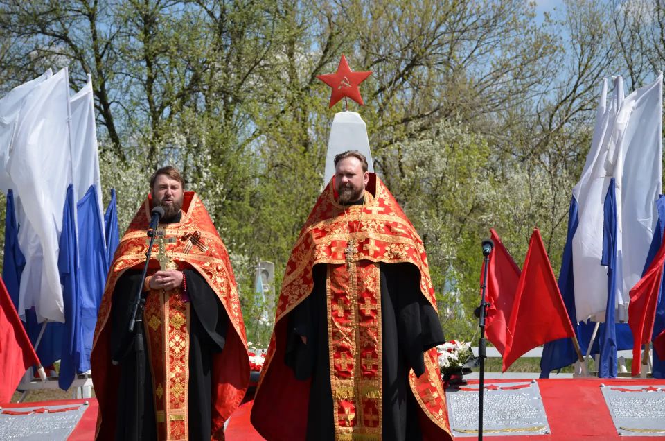 Марина Филиппова: Память, Святая и Вечная: Перезахоронение Героев в селе Гречишкино Марина Филиппова: Память, Святая и Вечная: Перезахоронение Героев в селе Гречишкино