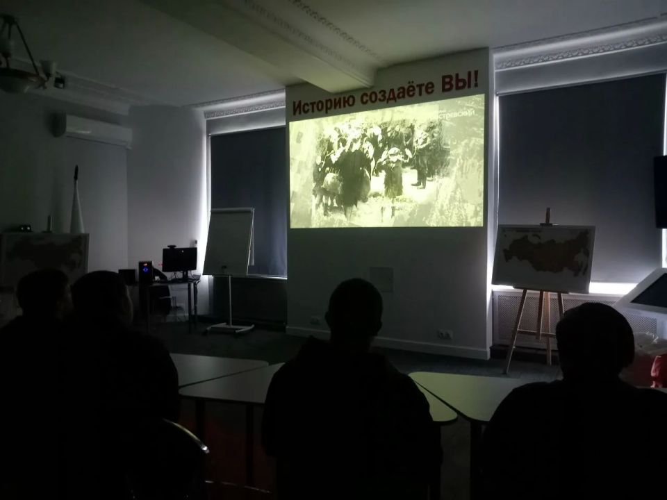 В Лутугинском районном доме культуры прошло памятное мероприятие «Забвению не подлежит...» В Лутугинском районном доме культуры прошло памятное мероприятие «Забвению не подлежит...»