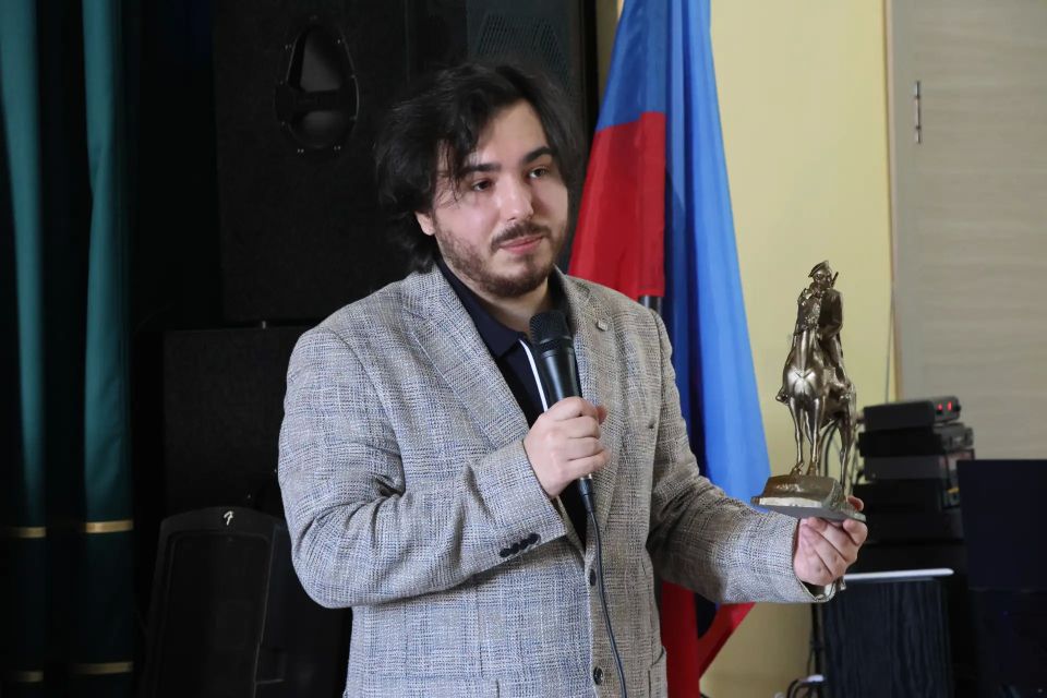 В Луганске школьникам рассказали об уникальных объектах культурного наследия Республики с помощью 3D-технологий В Луганске школьникам рассказали об уникальных объектах культурного наследия Республики с помощью 3D-технологий