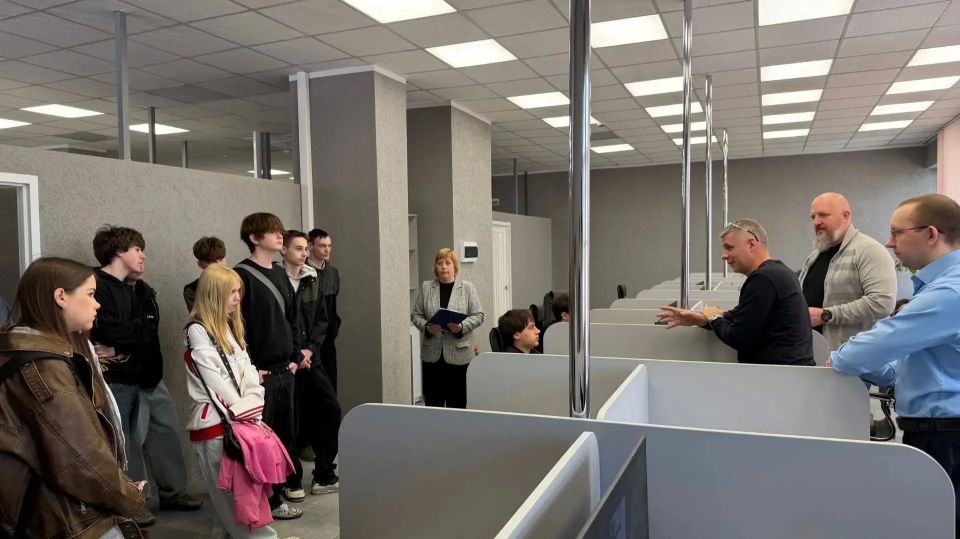 Будущее начинается с кода: школьники посетили «Единый программный центр» в рамках «Профессионалитета» Будущее начинается с кода: школьники посетили «Единый программный центр» в рамках «Профессионалитета»