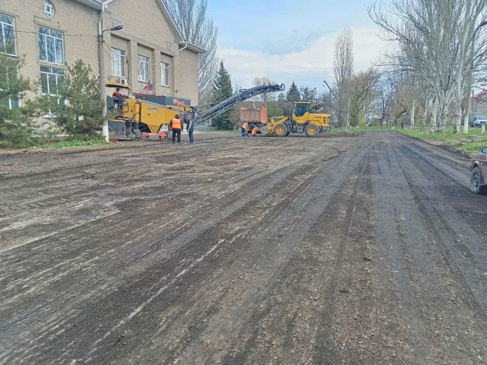 В Родаково выполнено около 50% работ по ремонту площади возле сквера «Родаковский» и подъезда к ДК от улицы Садовой В Родаково выполнено около 50% работ по ремонту площади возле сквера «Родаковский» и подъезда к ДК от улицы Садовой
