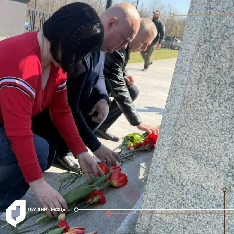 Региональный центр "Мои документы" почтил подвиги героев ВОВ и погибших во времена СВО Региональный центр "Мои документы" почтил подвиги героев ВОВ и погибших во времена СВО