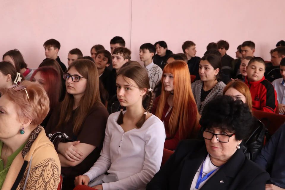 В Стахановском политехе прошёл Единый день открытых дверей «Профессионалитета» В Стахановском политехе прошёл Единый день открытых дверей «Профессионалитета»