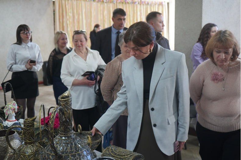 В Свердловске состоялось выездное заседание Республиканской комиссии по присвоению и подтверждению звания «Народный мастер декоративно - прикладного искусства ЛНР» В Свердловске состоялось выездное заседание Республиканской комиссии по присвоению и подтверждению звания «Народный мастер декоративно - прикладного искусства ЛНР»