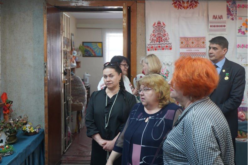 В Свердловске состоялось выездное заседание Республиканской комиссии по присвоению и подтверждению звания «Народный мастер декоративно - прикладного искусства ЛНР» В Свердловске состоялось выездное заседание Республиканской комиссии по присвоению и подтверждению звания «Народный мастер декоративно - прикладного искусства ЛНР»