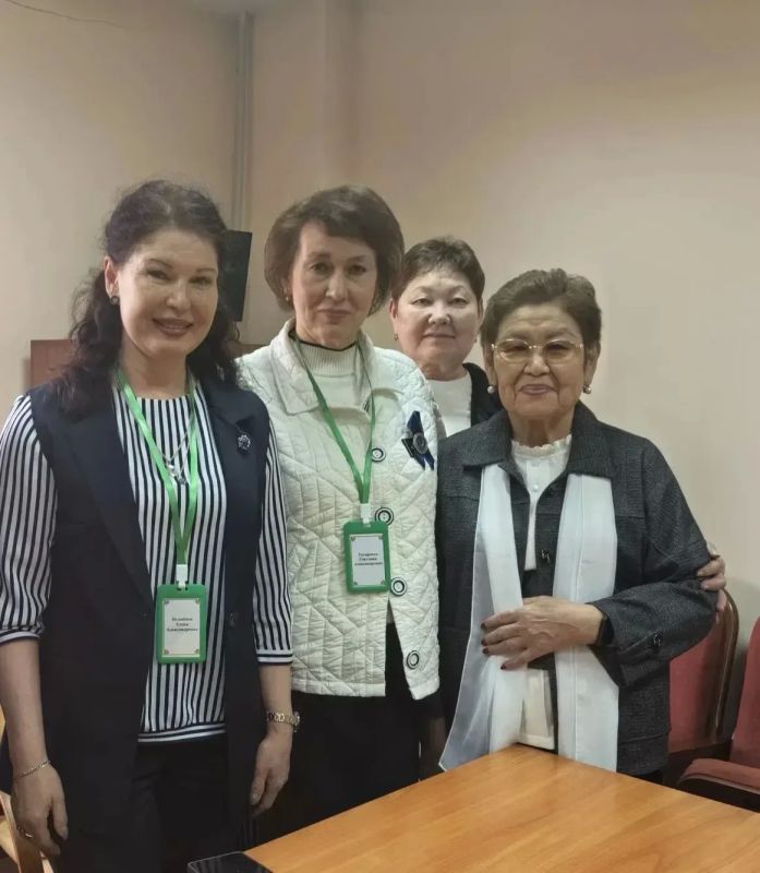 Делегация Совета женщин Антрацитовского муниципального округа Луганского регионального отделения Союза женщин России приняла участие в Межрегиональном форуме «И только в единстве сила России» Делегация Совета женщин Антрацитовского муниципального округа Луганского регионального отделения Союза женщин России приняла участие в Межрегиональном форуме «И только в единстве сила России»
