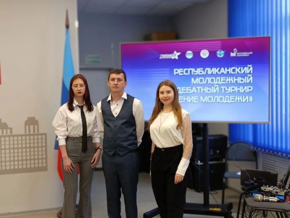 Команда Новоайдарского муниципального округа на дебатном турнире «Мнение молодежи» Команда Новоайдарского муниципального округа на дебатном турнире «Мнение молодежи»
