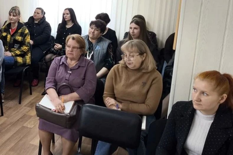В Червонопартизанске депутаты и руководители внесли свои предложения в народную программу «Единой России» В Червонопартизанске депутаты и руководители внесли свои предложения в народную программу «Единой России»
