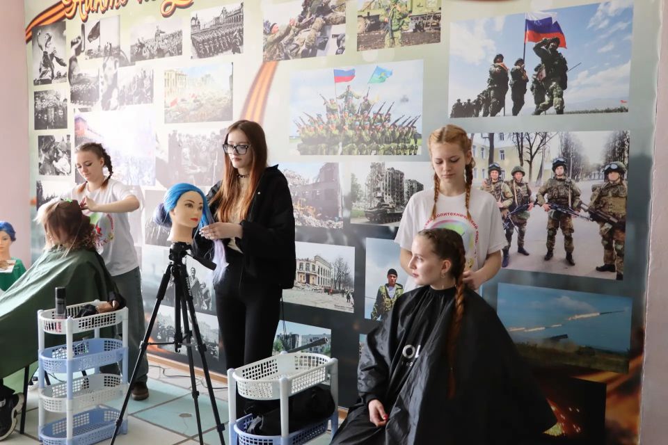 В Стахановском политехе прошёл Единый день открытых дверей «Профессионалитета» В Стахановском политехе прошёл Единый день открытых дверей «Профессионалитета»