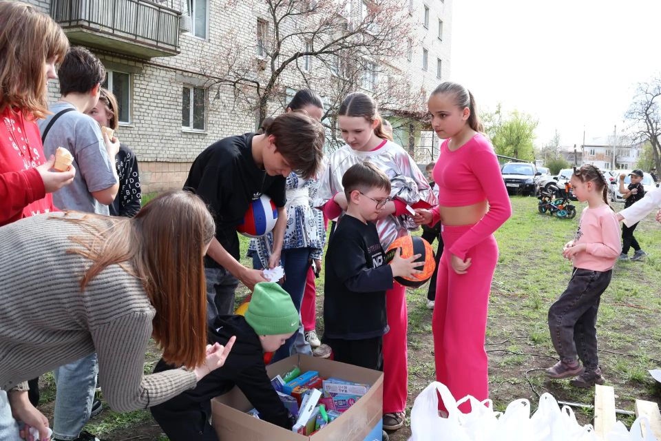 «С Россией вместе» в Счастье: праздник, конкурсы, угощения и десятки идей в народную программу Единой России «С Россией вместе» в Счастье: праздник, конкурсы, угощения и десятки идей в народную программу Единой России