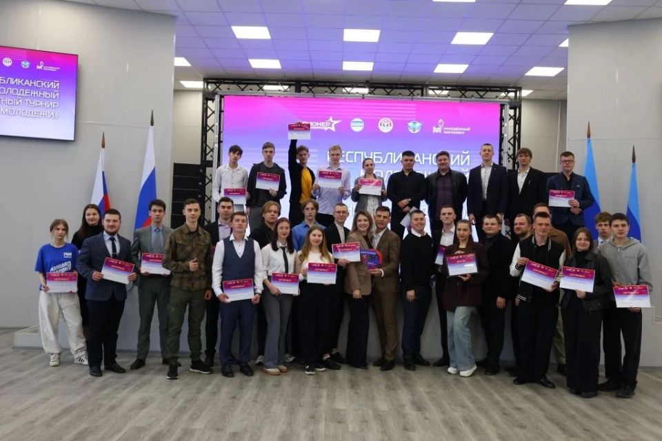 Команда Новоайдарского муниципального округа на дебатном турнире «Мнение молодежи» Команда Новоайдарского муниципального округа на дебатном турнире «Мнение молодежи»