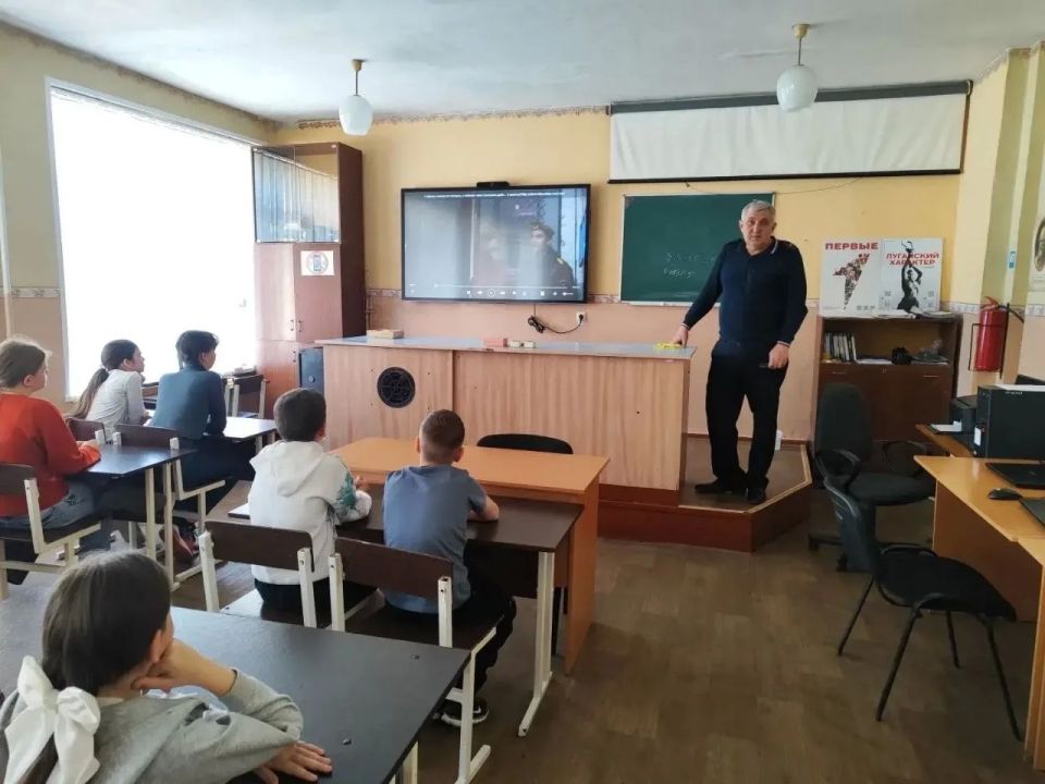 Правоохранители региона провели серию просветительских встреч в рамках первого этапа Всероссийской акции «Чистое поколение-2026» Правоохранители региона провели серию просветительских встреч в рамках первого этапа Всероссийской акции «Чистое поколение-2026»