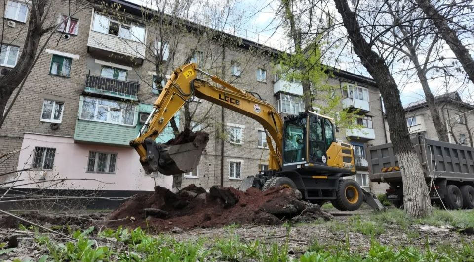 На улице Коцюбинского в Молодогвардейске начались демонтажные работы асфальтного покрытия На улице Коцюбинского в Молодогвардейске начались демонтажные работы асфальтного покрытия