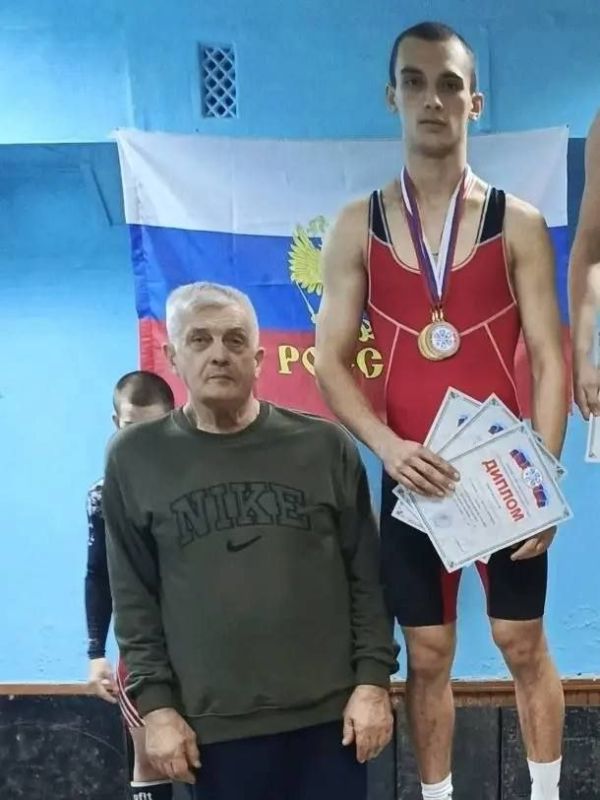 Сергей Колягин: Наши юные тяжелоатлеты продемонстрировали впечатляющую силу и мастерство на Первенстве Луганской Народной Республики! Сергей Колягин: Наши юные тяжелоатлеты продемонстрировали впечатляющую силу и мастерство на Первенстве Луганской Народной Республики!