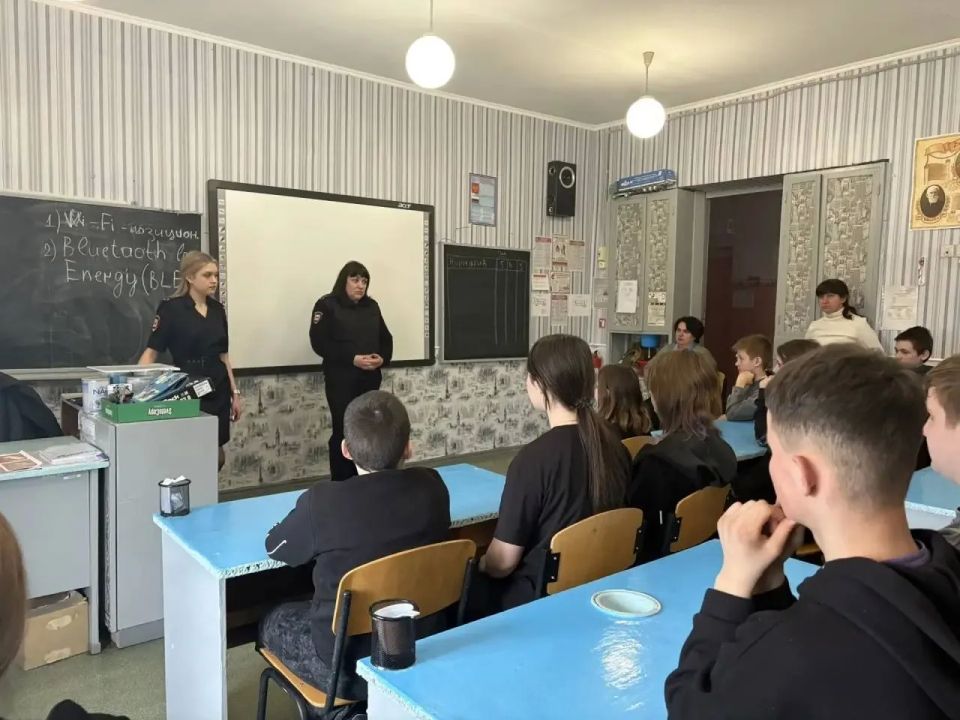 Правоохранители региона провели серию просветительских встреч в рамках первого этапа Всероссийской акции «Чистое поколение-2026» Правоохранители региона провели серию просветительских встреч в рамках первого этапа Всероссийской акции «Чистое поколение-2026»